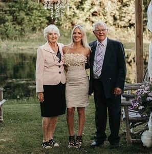 Meet your Posher, Holly